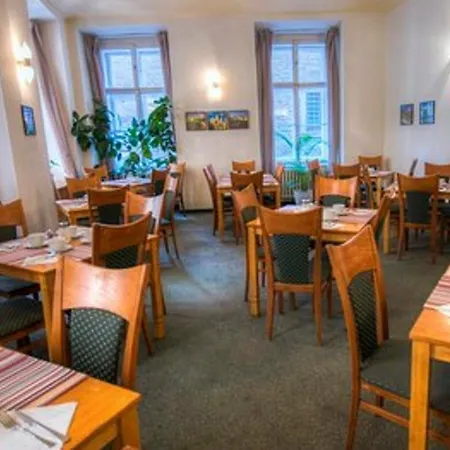 酒店 Adler - Czech Leading