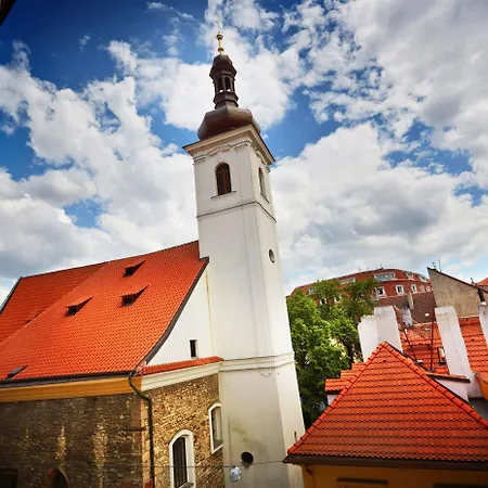 Adler - Czech Leading براغ